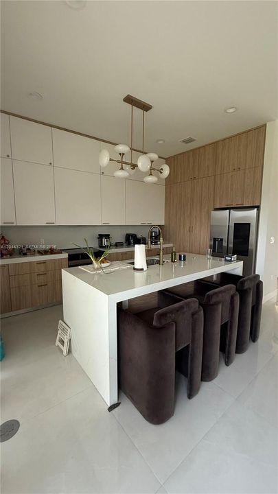 В аренду: $3,500 (3 спален, 2 ванн, 2000 Квадратных фут)