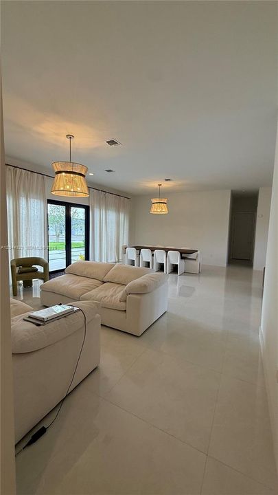 В аренду: $3,500 (3 спален, 2 ванн, 2000 Квадратных фут)