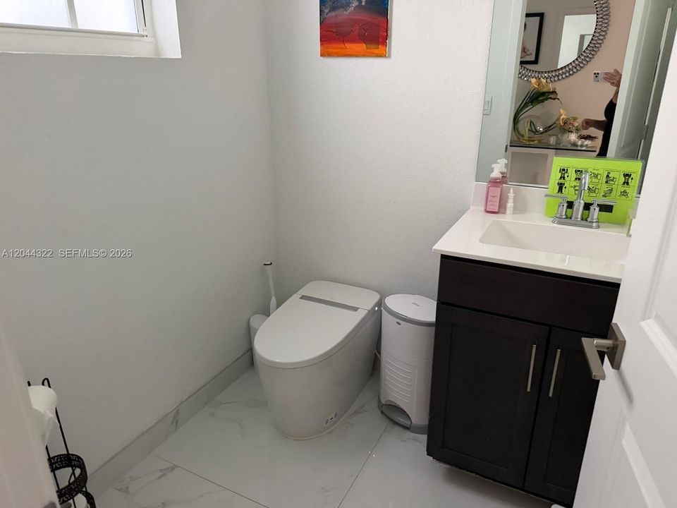В аренду: $3,400 (3 спален, 2 ванн, 1712 Квадратных фут)