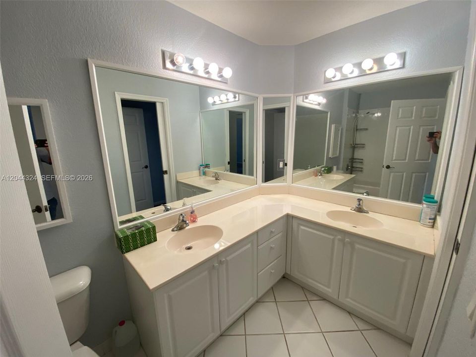 В аренду: $1,900 (1 спален, 1 ванн, 718 Квадратных фут)