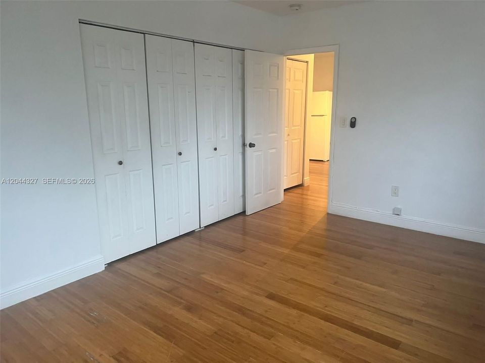 В аренду: $2,475 (2 спален, 2 ванн, 1050 Квадратных фут)