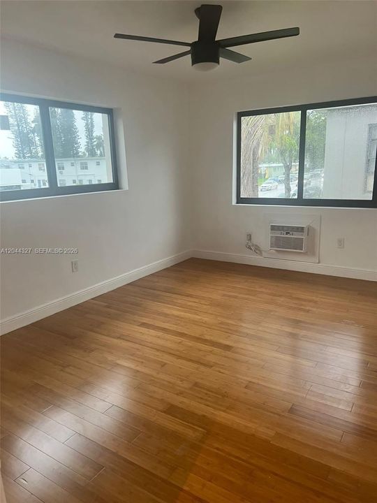 В аренду: $2,475 (2 спален, 2 ванн, 1050 Квадратных фут)