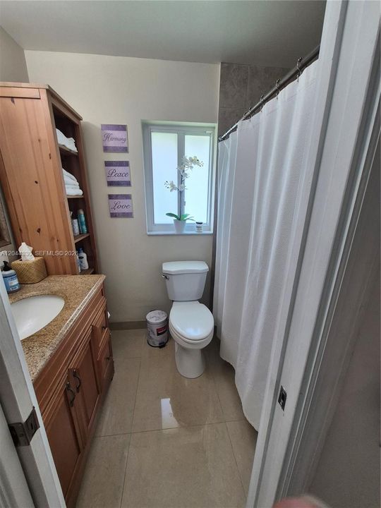 На продажу: $398,900 (3 спален, 2 ванн, 1268 Квадратных фут)