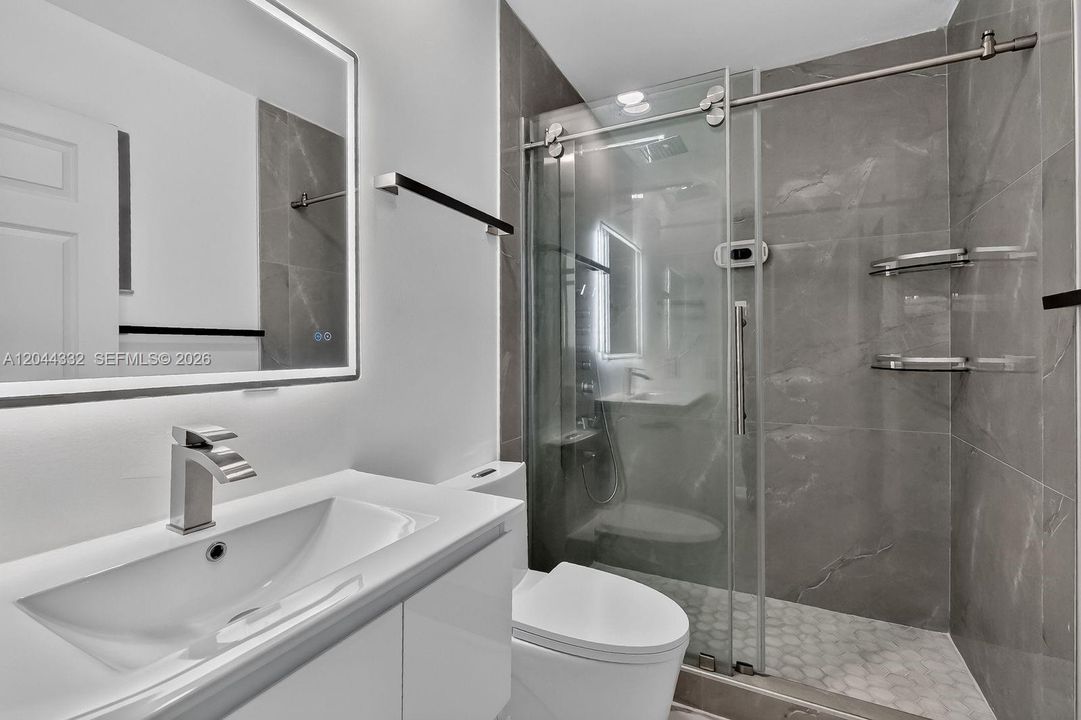 В аренду: $3,400 (3 спален, 2 ванн, 1286 Квадратных фут)