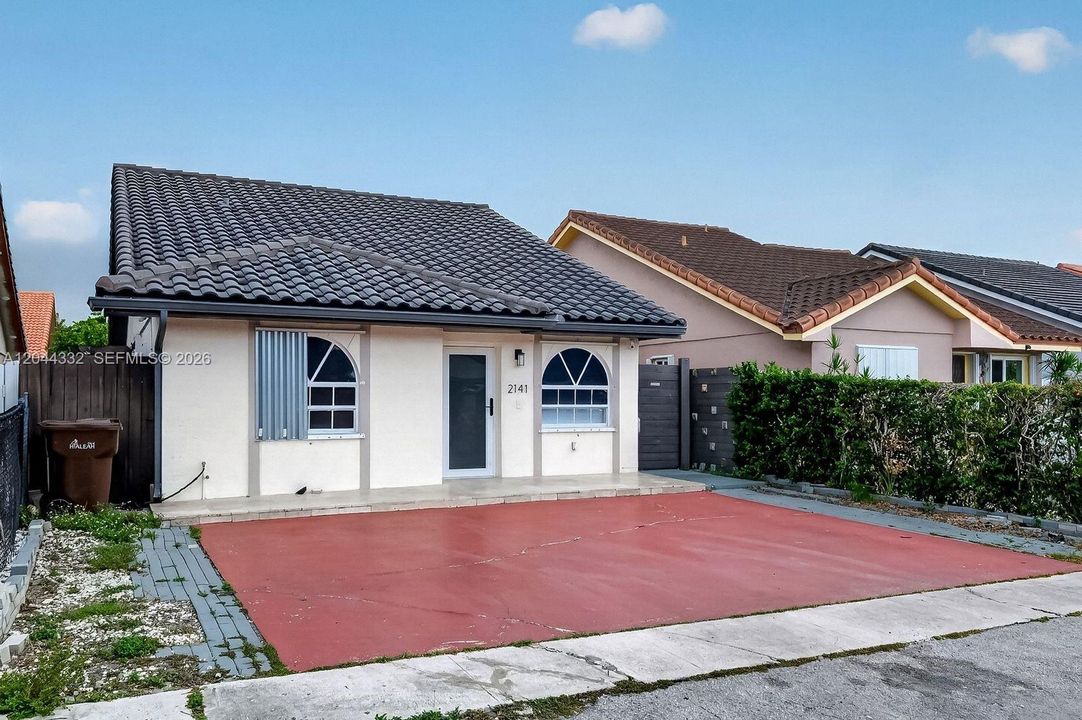 В аренду: $3,400 (3 спален, 2 ванн, 1286 Квадратных фут)