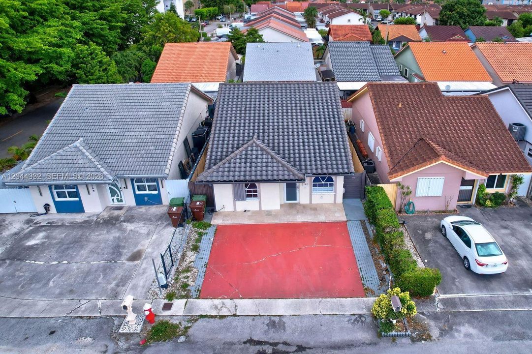 В аренду: $3,400 (3 спален, 2 ванн, 1286 Квадратных фут)