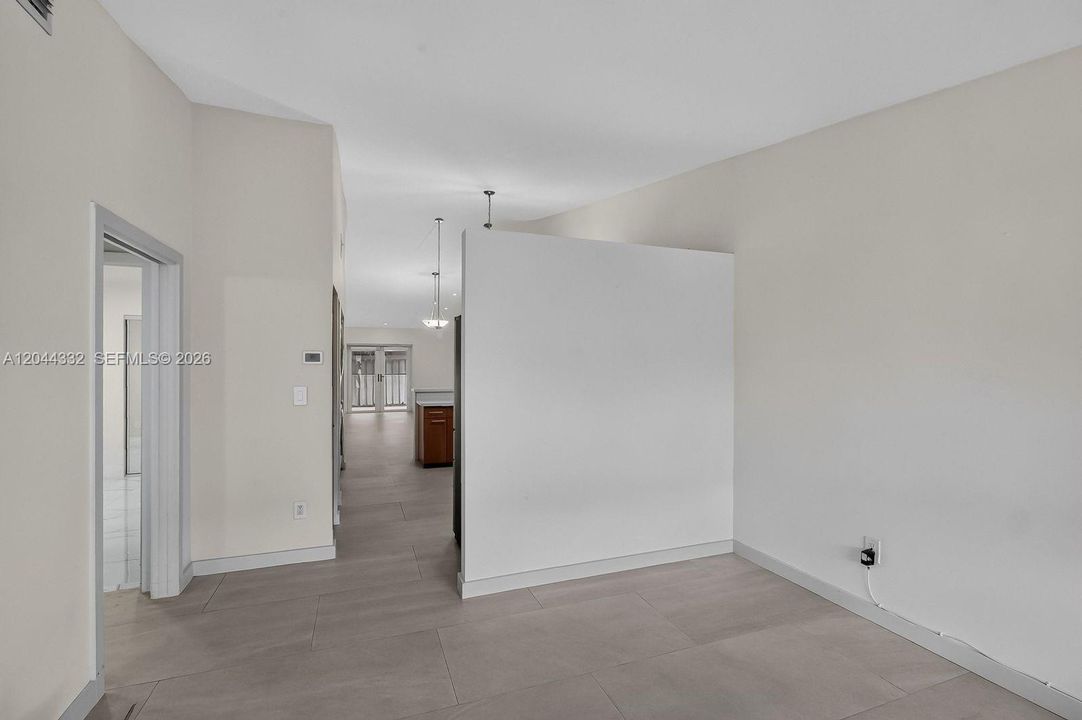 В аренду: $3,400 (3 спален, 2 ванн, 1286 Квадратных фут)