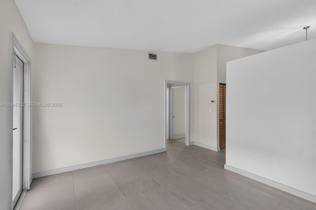 В аренду: $3,400 (3 спален, 2 ванн, 1286 Квадратных фут)