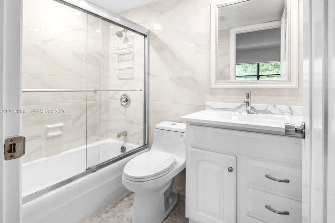 For Sale: $379 (2 beds, 2 baths, 1000 Square Feet)