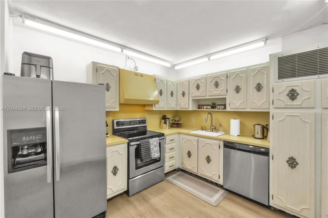 En Venta: $305,000 (2 camas, 2 baños, 1220 Pies cuadrados)