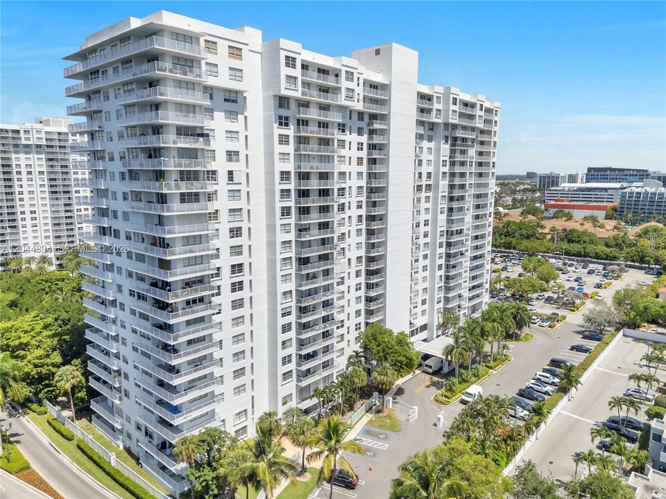 En Venta: $305,000 (2 camas, 2 baños, 1220 Pies cuadrados)