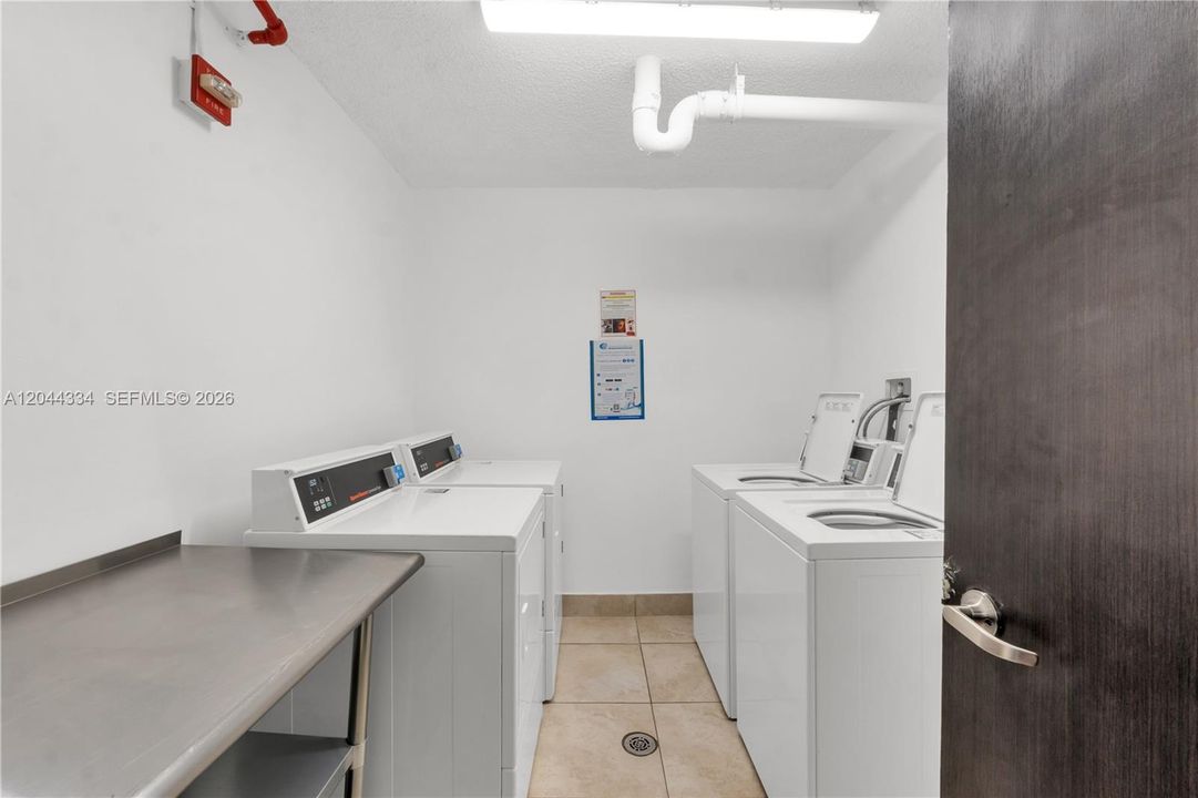En Venta: $305,000 (2 camas, 2 baños, 1220 Pies cuadrados)