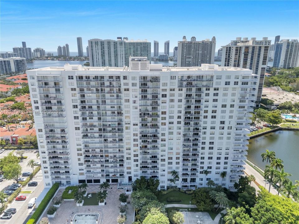 En Venta: $305,000 (2 camas, 2 baños, 1220 Pies cuadrados)