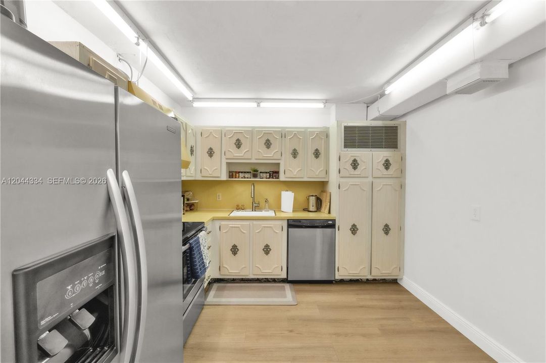 En Venta: $305,000 (2 camas, 2 baños, 1220 Pies cuadrados)