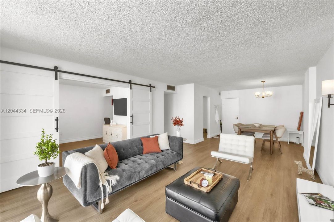 En Venta: $305,000 (2 camas, 2 baños, 1220 Pies cuadrados)