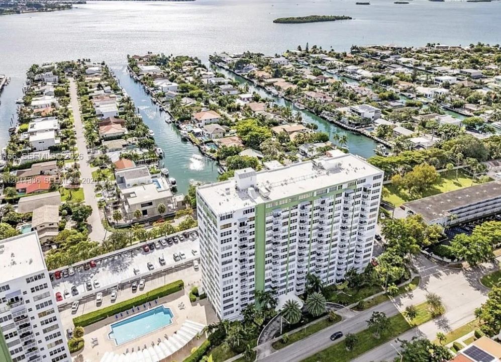На продажу: $245,000 (1 спален, 1 ванн, 855 Квадратных фут)