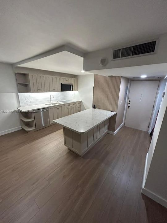 На продажу: $245,000 (1 спален, 1 ванн, 855 Квадратных фут)