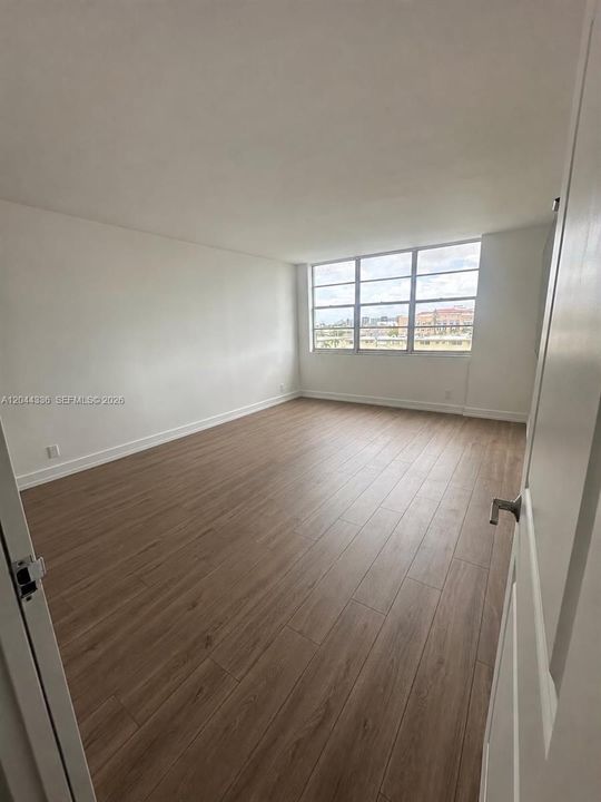 На продажу: $245,000 (1 спален, 1 ванн, 855 Квадратных фут)