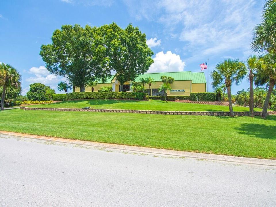 4210 Gator Trace Ave "B"