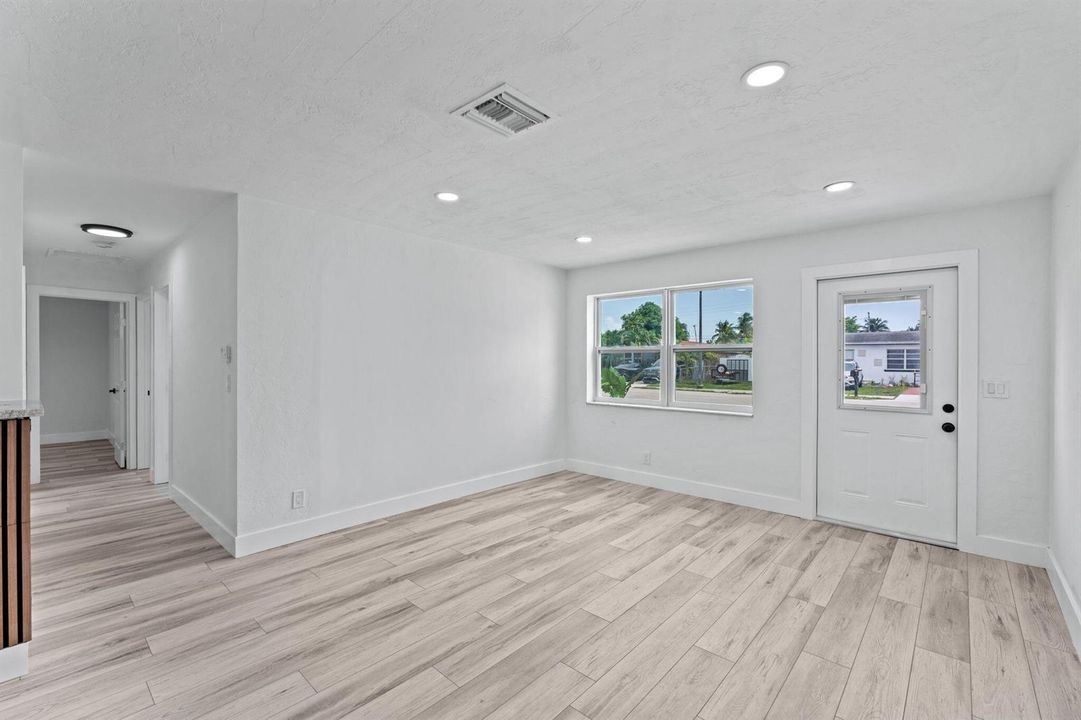 7-web-or-mls-A7409138