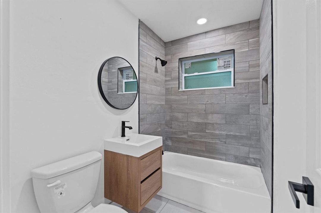 22-web-or-mls-A7409185