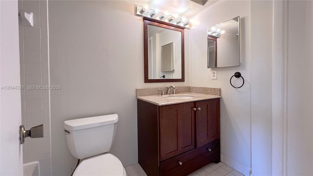 For Sale: $284,900 (2 beds, 2 baths, 1097 Square Feet)