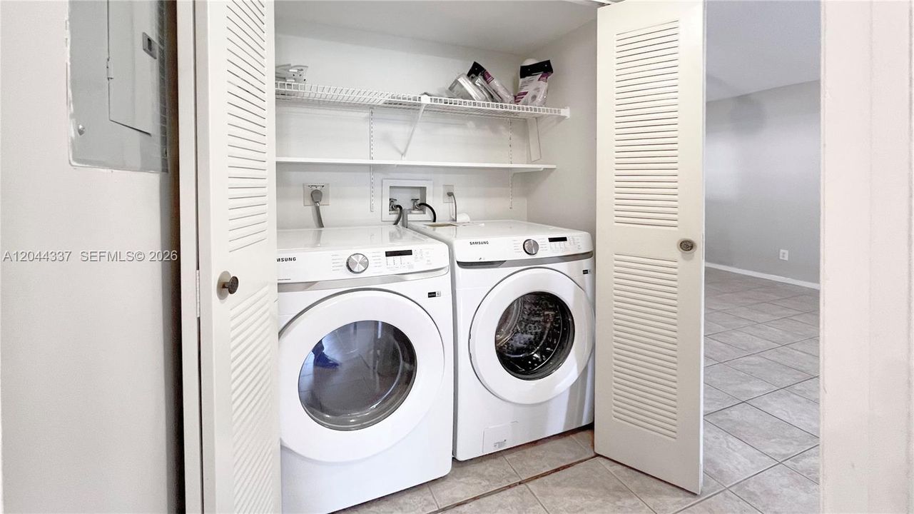 For Sale: $284,900 (2 beds, 2 baths, 1097 Square Feet)