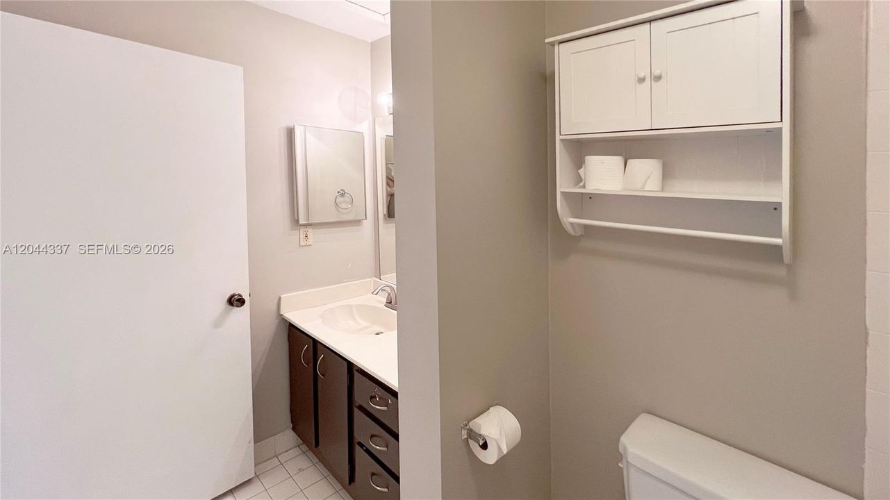 For Sale: $284,900 (2 beds, 2 baths, 1097 Square Feet)