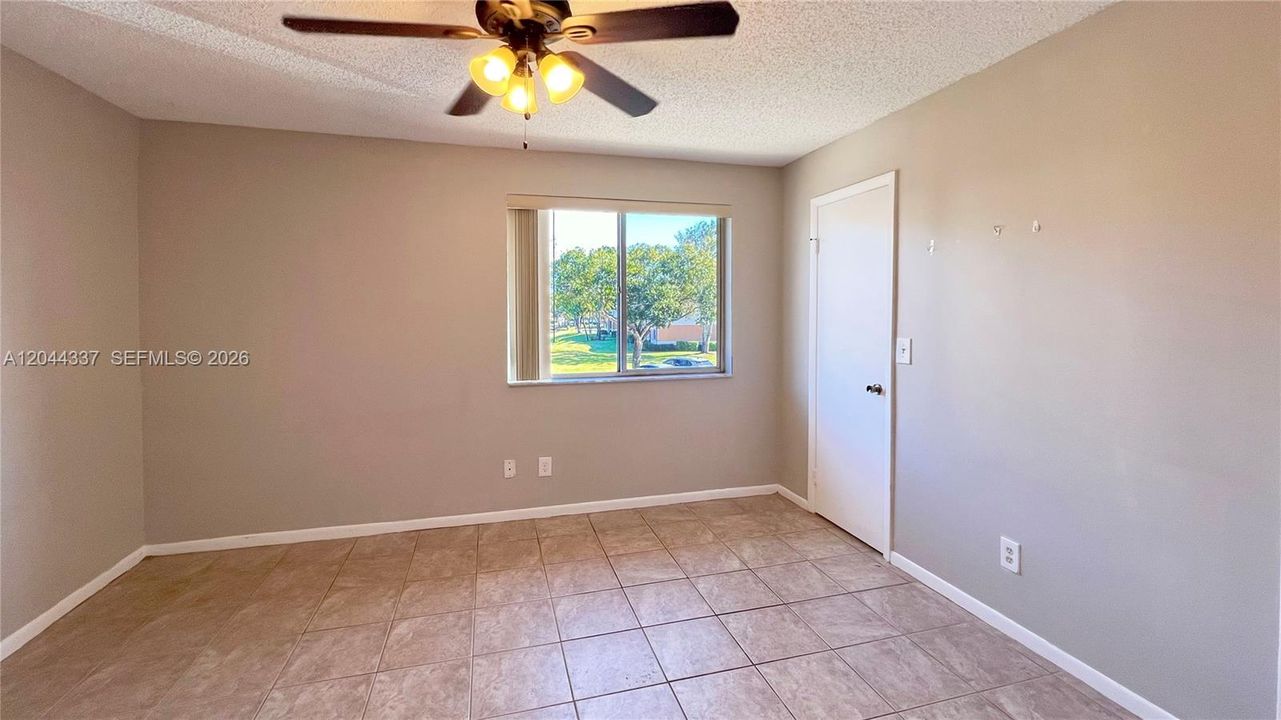 For Sale: $284,900 (2 beds, 2 baths, 1097 Square Feet)