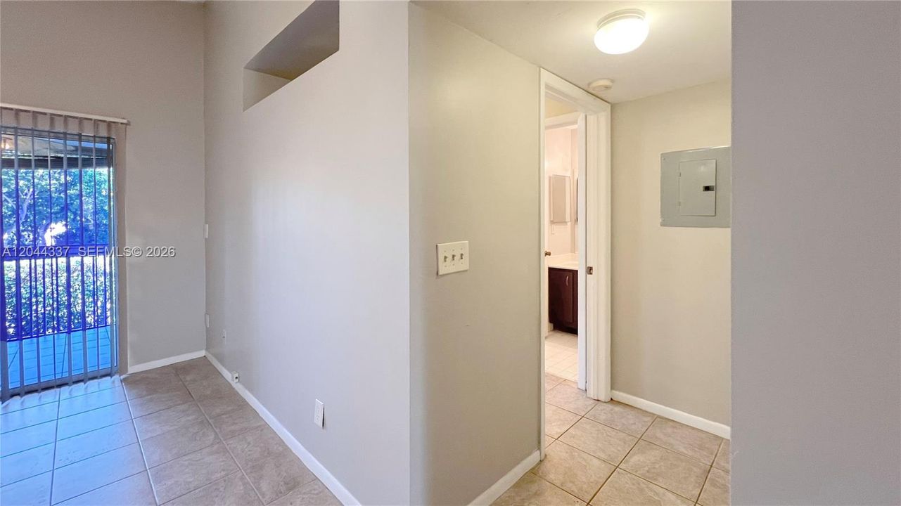 For Sale: $284,900 (2 beds, 2 baths, 1097 Square Feet)