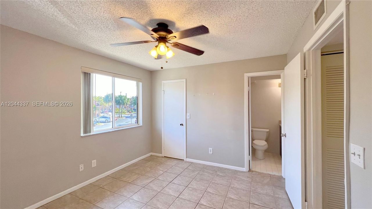 For Sale: $284,900 (2 beds, 2 baths, 1097 Square Feet)