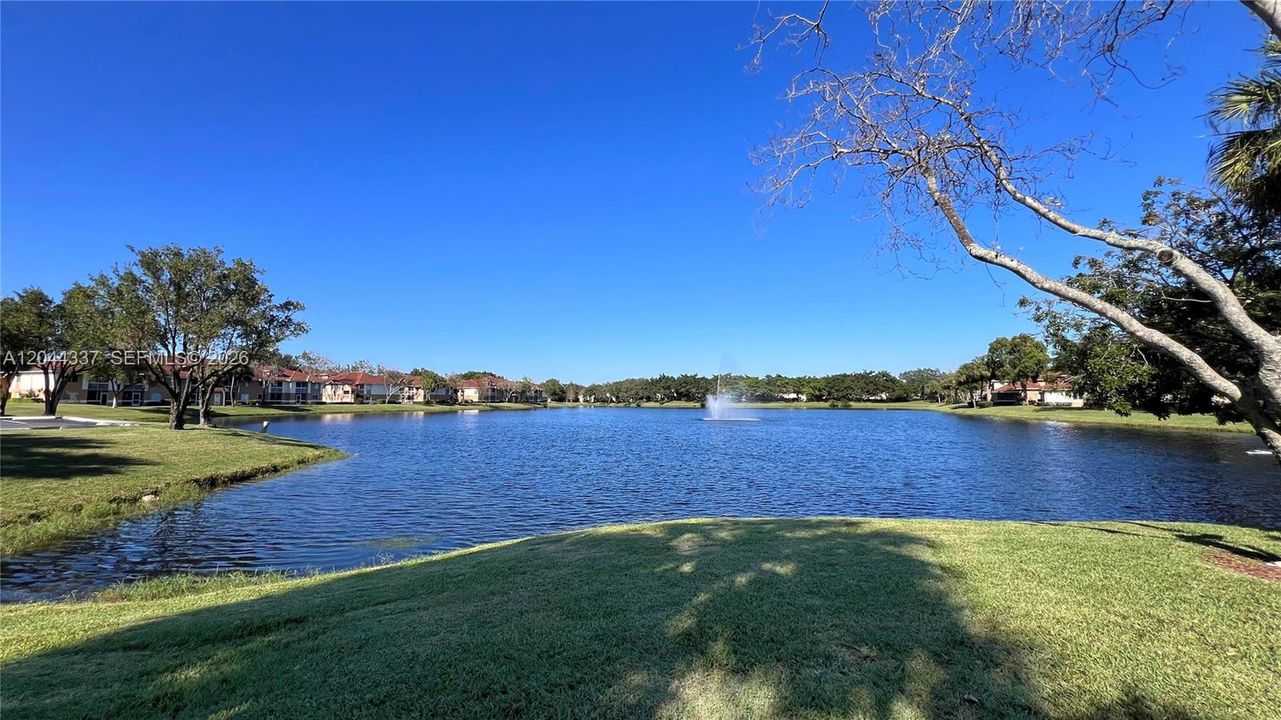 For Sale: $284,900 (2 beds, 2 baths, 1097 Square Feet)