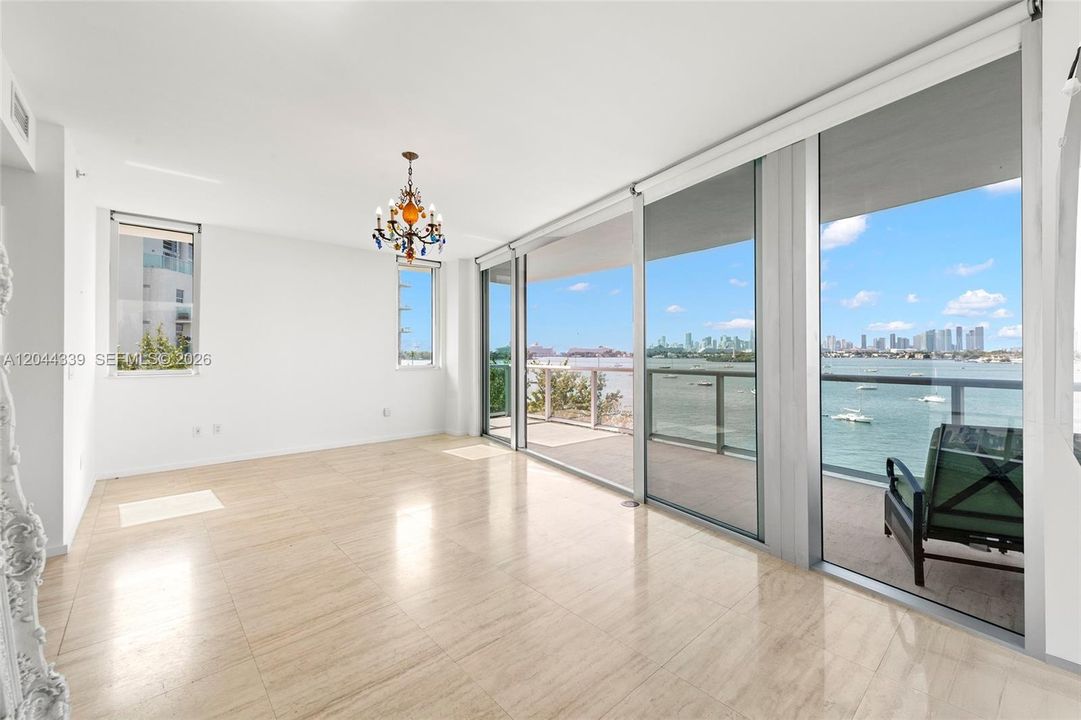 For Rent: $14,000 (3 beds, 2 baths, 1974 Square Feet)
