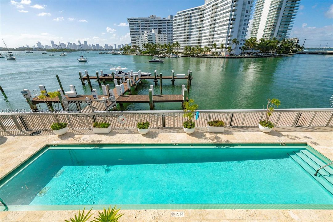 For Rent: $14,000 (3 beds, 2 baths, 1974 Square Feet)