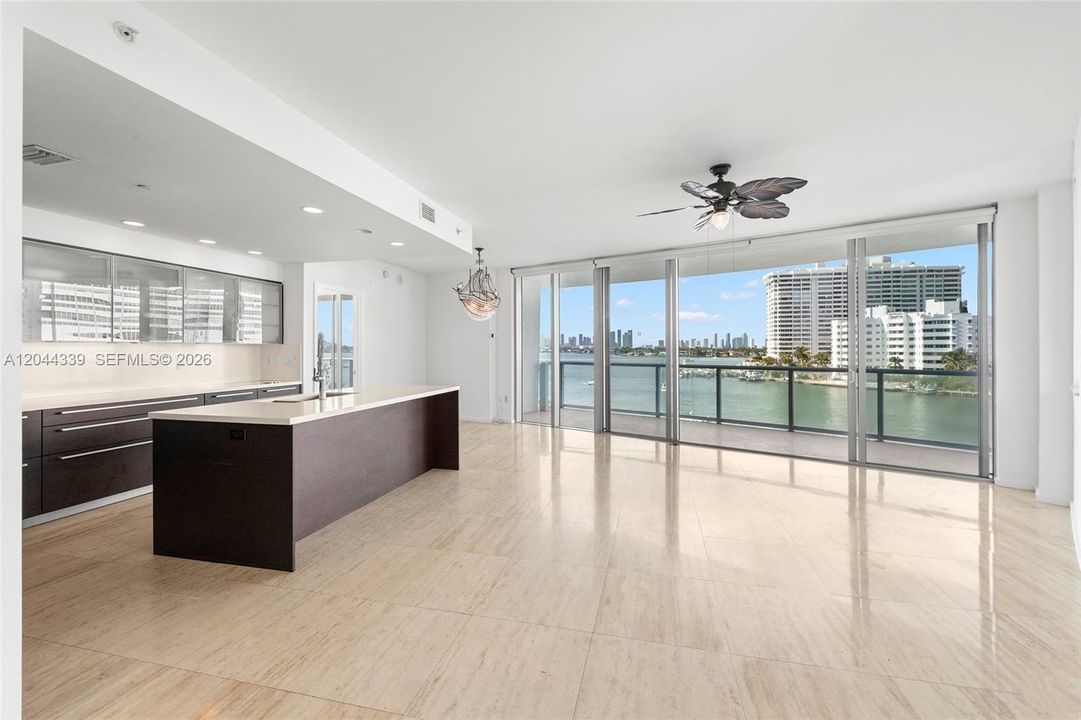 For Rent: $14,000 (3 beds, 2 baths, 1974 Square Feet)