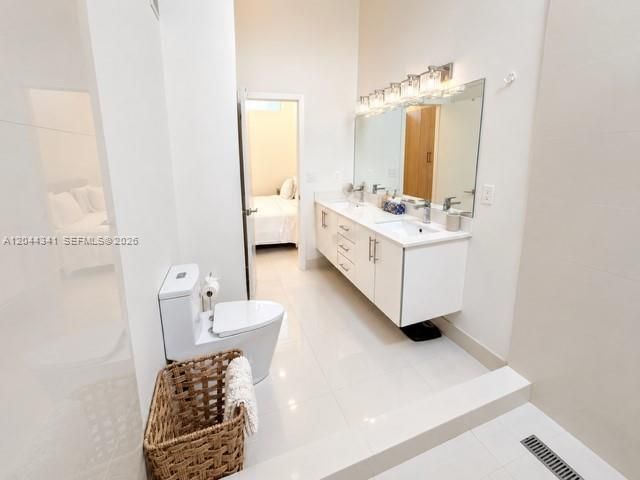 For Rent: $4,900 (2 beds, 2 baths, 1680 Square Feet)