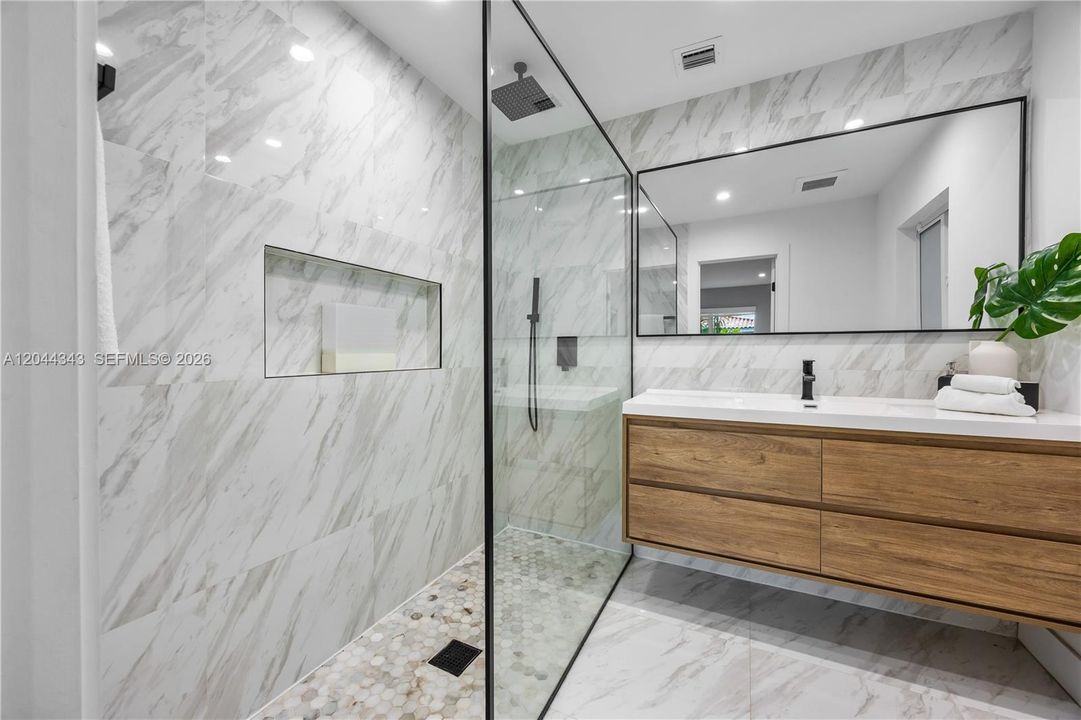 En Suite Bathroom