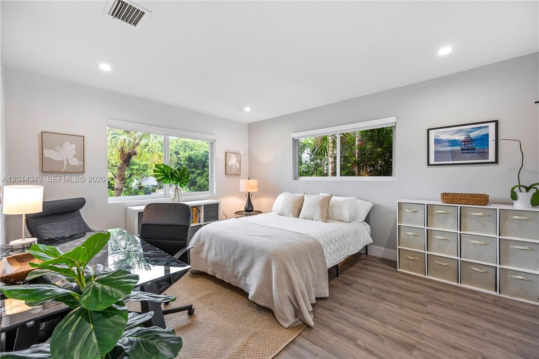 2nd bedroom