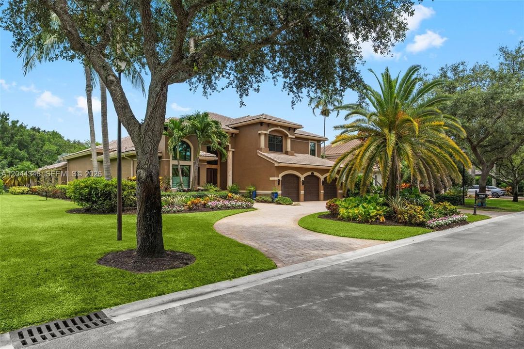 En Venta: $2,849,000 (6 camas, 5 baños, 6059 Pies cuadrados)