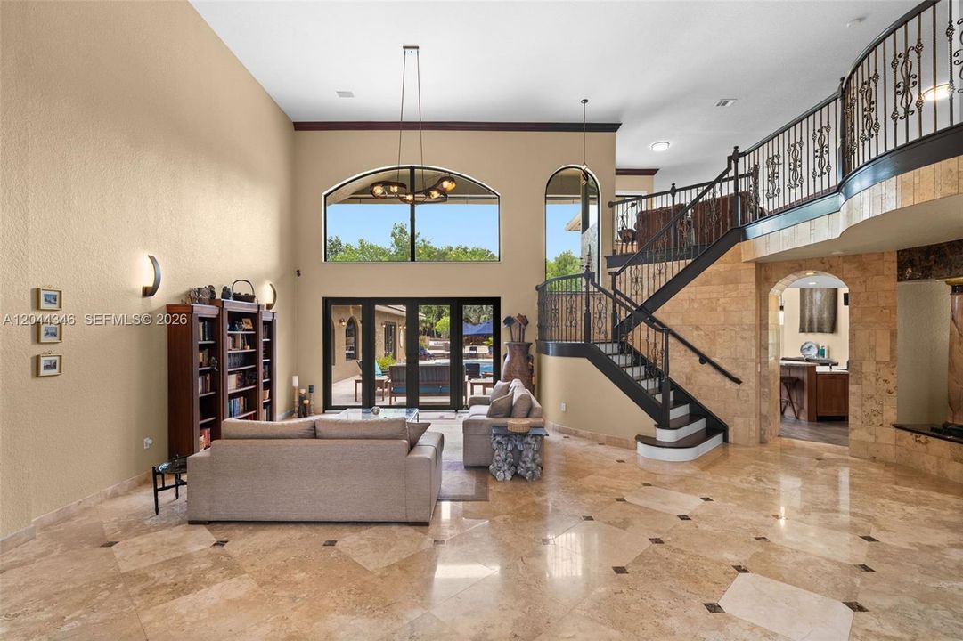 En Venta: $2,849,000 (6 camas, 5 baños, 6059 Pies cuadrados)