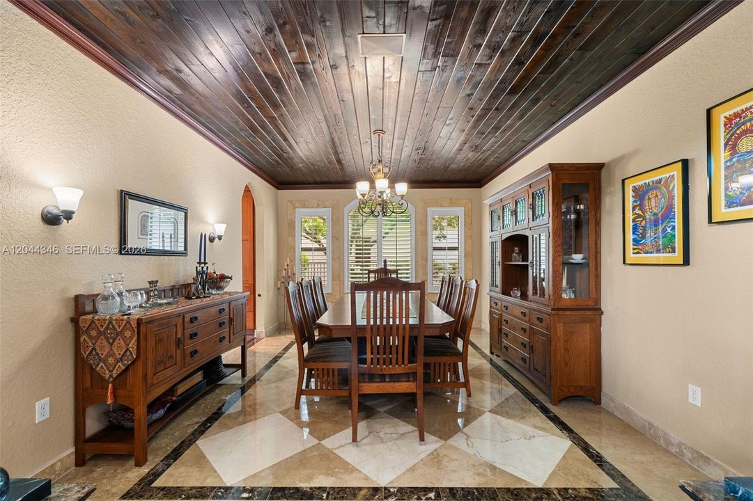 En Venta: $2,849,000 (6 camas, 5 baños, 6059 Pies cuadrados)