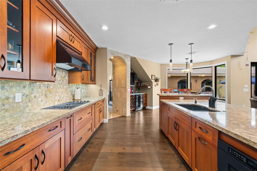 En Venta: $2,849,000 (6 camas, 5 baños, 6059 Pies cuadrados)