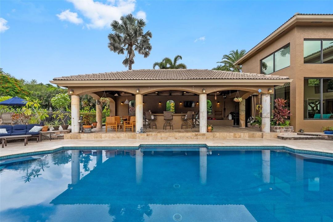 En Venta: $2,849,000 (6 camas, 5 baños, 6059 Pies cuadrados)