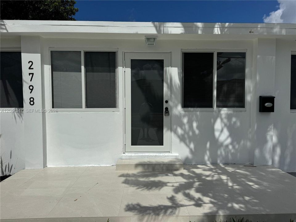 For Rent: $3,285 (3 beds, 3 baths, 1100 Square Feet)