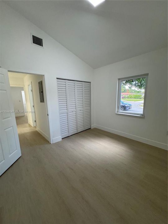 For Rent: $3,285 (3 beds, 3 baths, 1100 Square Feet)