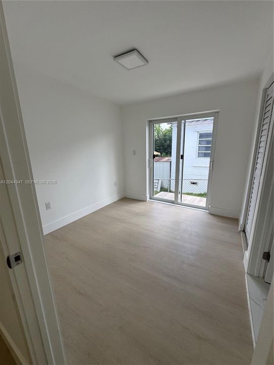 For Rent: $3,285 (3 beds, 3 baths, 1100 Square Feet)