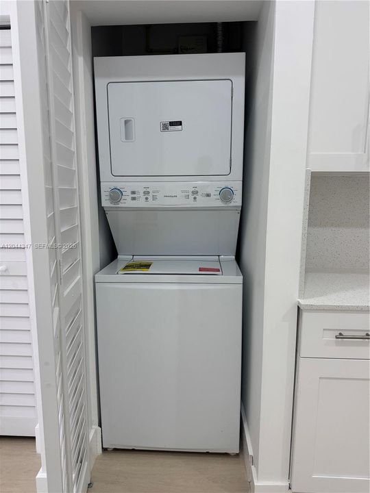 For Rent: $3,285 (3 beds, 3 baths, 1100 Square Feet)