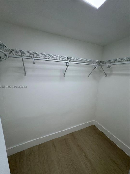 For Rent: $3,285 (3 beds, 3 baths, 1100 Square Feet)