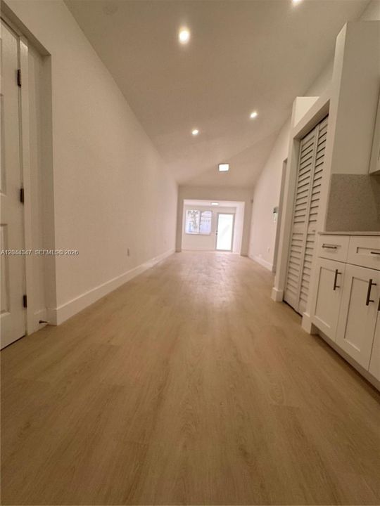 For Rent: $3,285 (3 beds, 3 baths, 1100 Square Feet)
