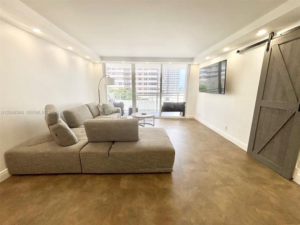 For Rent: $4,000 (2 beds, 2 baths, 1248 Square Feet)